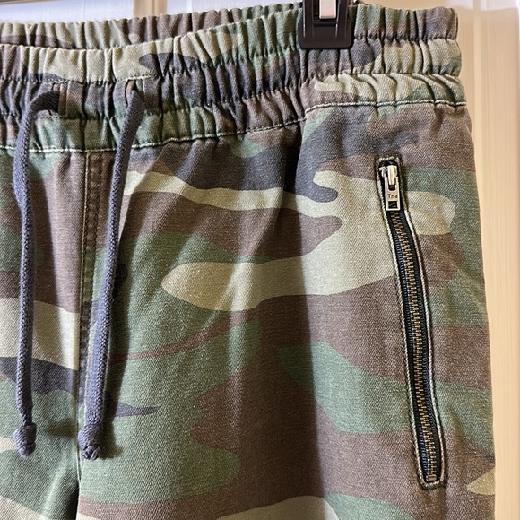 TNA Camo Joggers - Picture 3 of 9